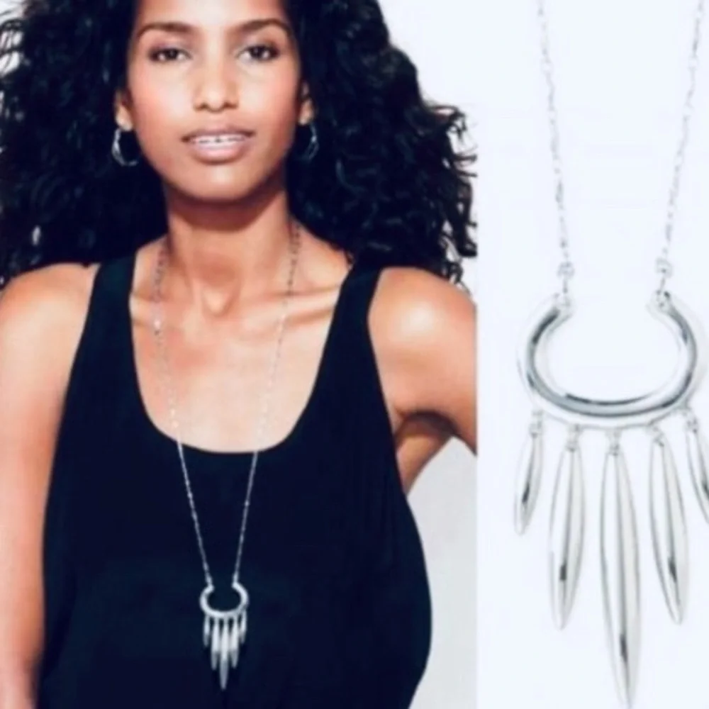 :: S&D [Retired] Silver Nahla Necklace - Picture 4 of 4